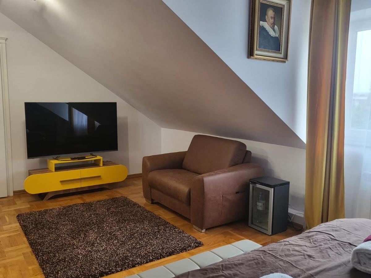 The Castle Suites & Apartment - Free Parking - (Adults Only) Krakov Exteriér fotografie