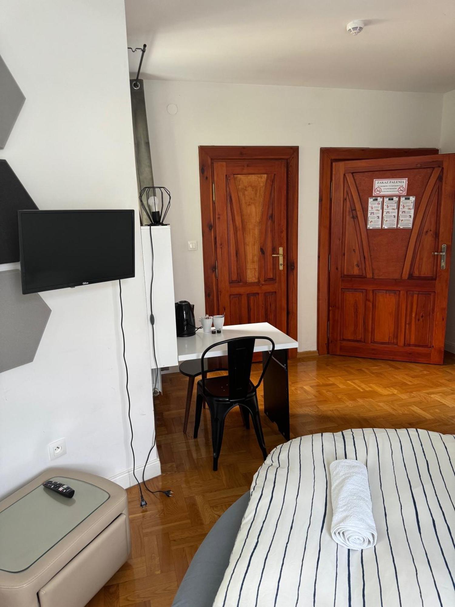 The Castle Suites & Apartment - Free Parking - (Adults Only) Krakov Exteriér fotografie